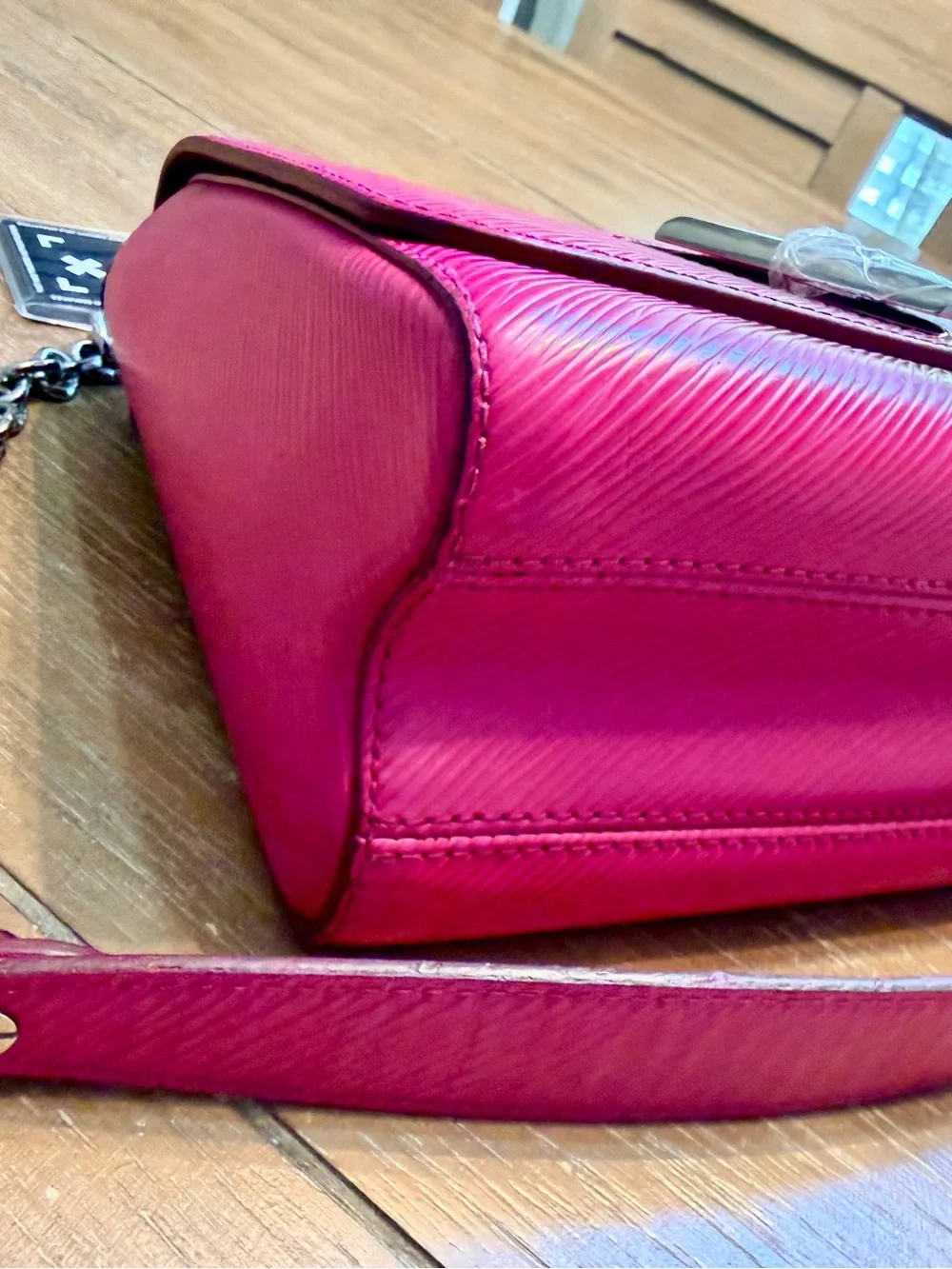Louis Vuitton Fuchsia Epi Leather Chain Shoulder Bag